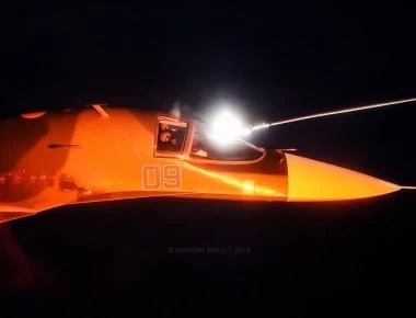 Μαχητικά Su-34 εκτελούν εναέριο ανεφοδιασμό στη Νότια Στρατιωτική Περιφέρεια της Ρωσίας - Δείτε φωτό